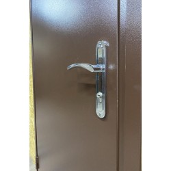 Двери входные Металл/ДСП с ручкой на планке